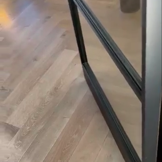 Patroonvloer en steellook taatsdeur (video)