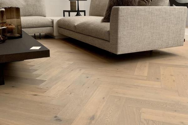 Multiplank visgraatvloer